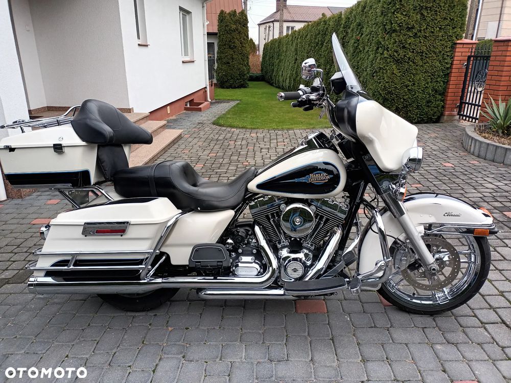 Harley-Davidson Touring Street Glide - 19