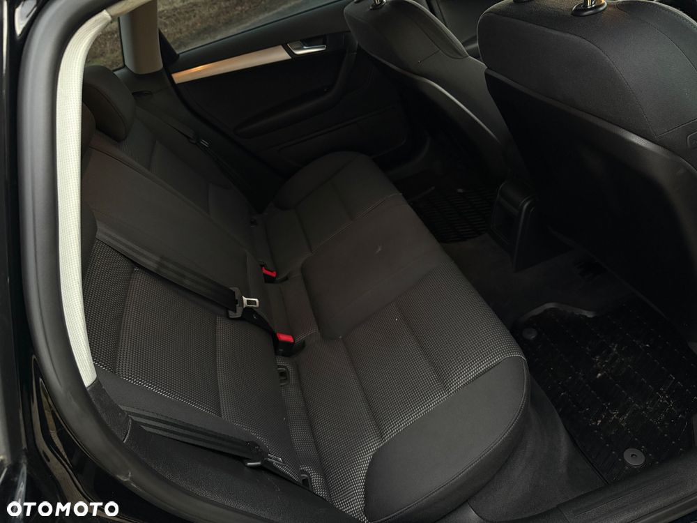 Audi A3 Sportback 1.8 TFSI Ambiente - 18