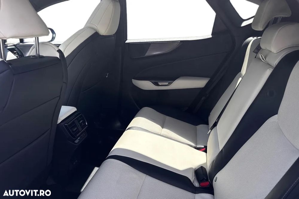 Lexus Seria NX 450h+ E-FOUR F SPORT - 18