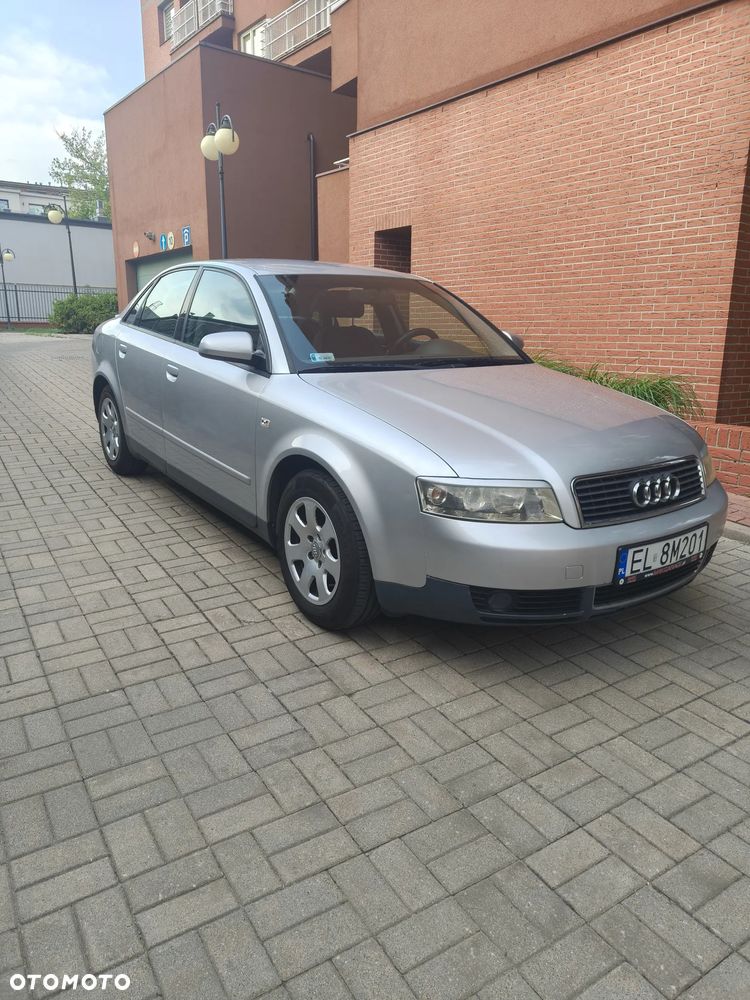 Audi A4 Limousine - 3