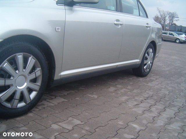 Toyota Avensis - 9