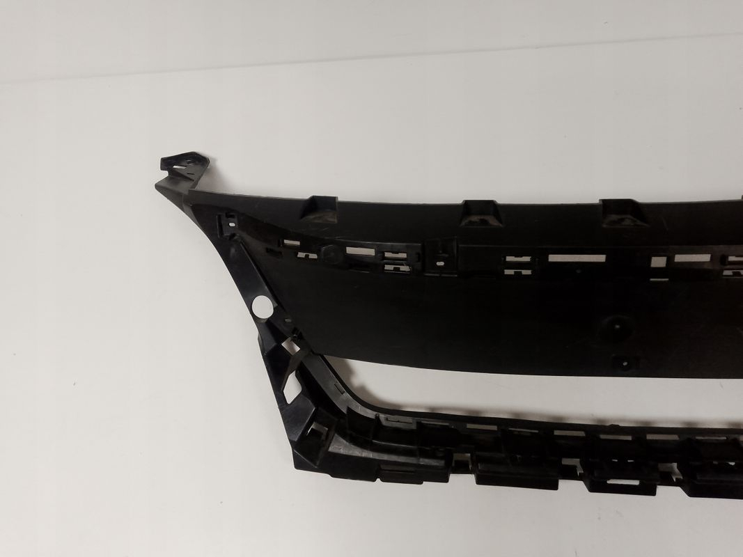 D776 - PEUGEOT 3008 5008 ATRAPA GRILL 9815317777 - 2