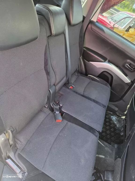 Mitsubishi Outlander 2.2 DI-D Instyle - 3