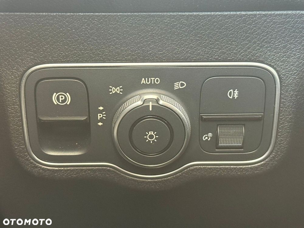 Mercedes-Benz GLB - 29