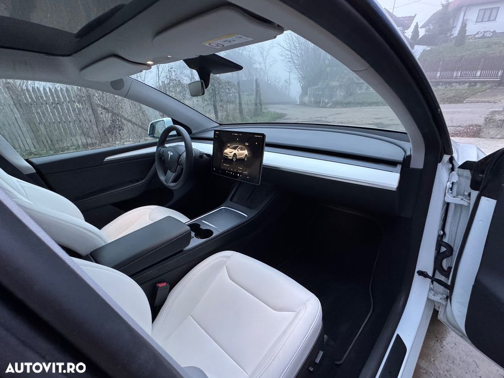 Tesla Model Y RWD - 18
