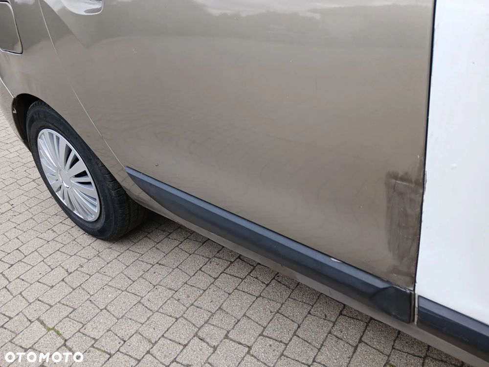 Dacia Lodgy 1.5 dCi Laureate - 13