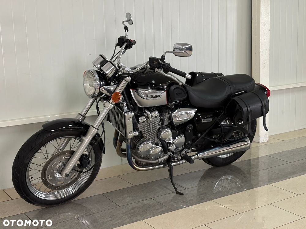 Triumph Adventurer - 1