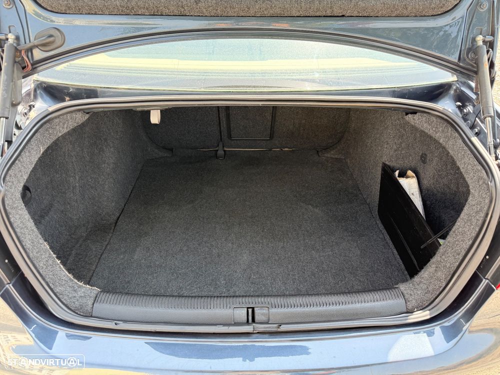 VW Jetta - 5