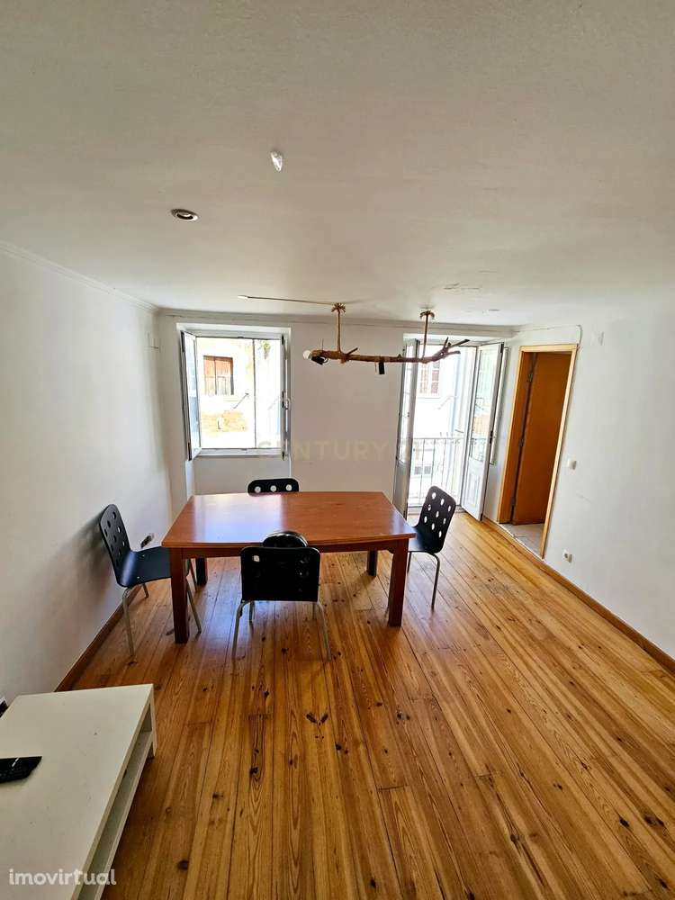 Prédio zona histórica do Seixal - Grande imagem: 2/20