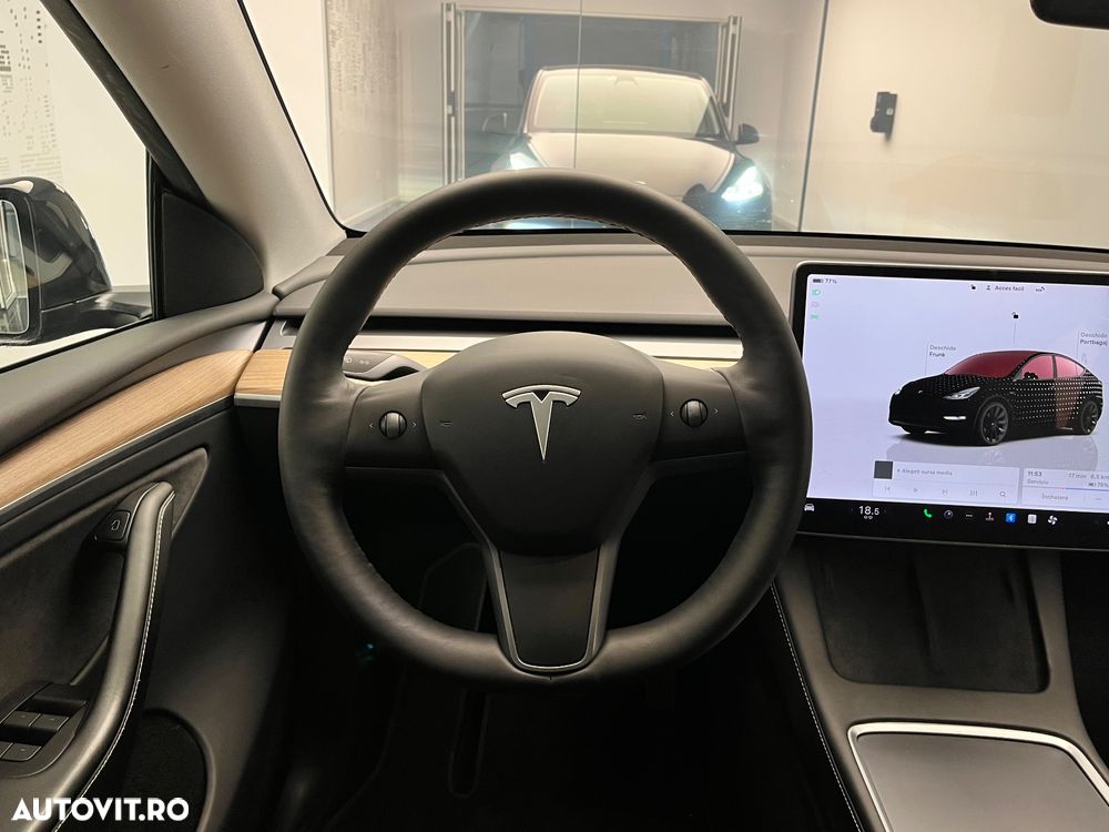 Tesla Model Y Long Range RWD - 17