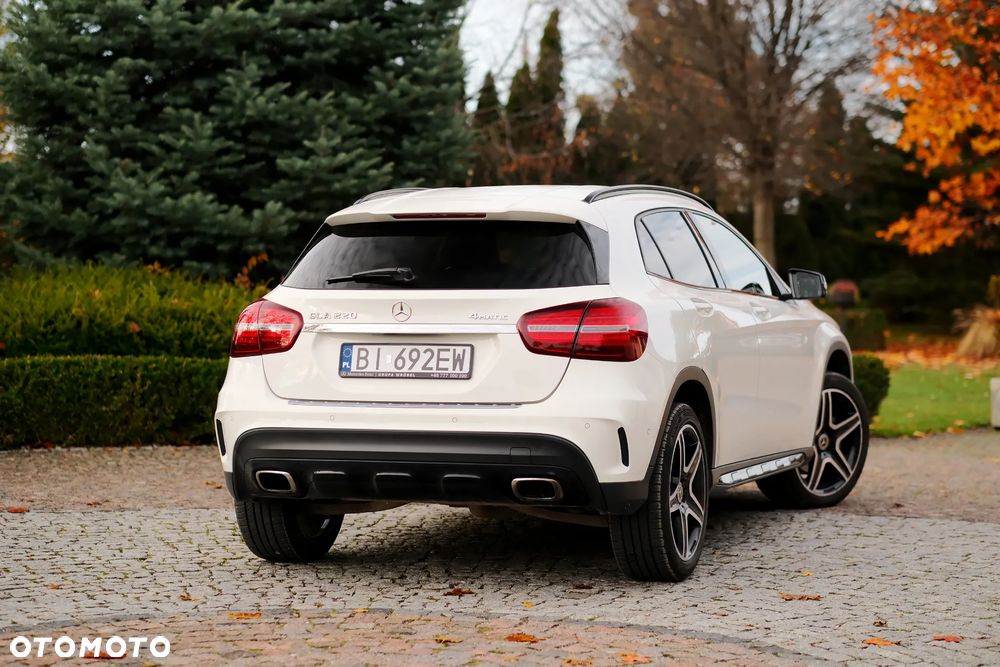 Mercedes-Benz GLA 220 4-Matic AMG Line - 27