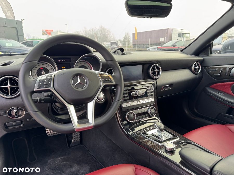 Mercedes-Benz SLK 300 9G-TRONIC - 11