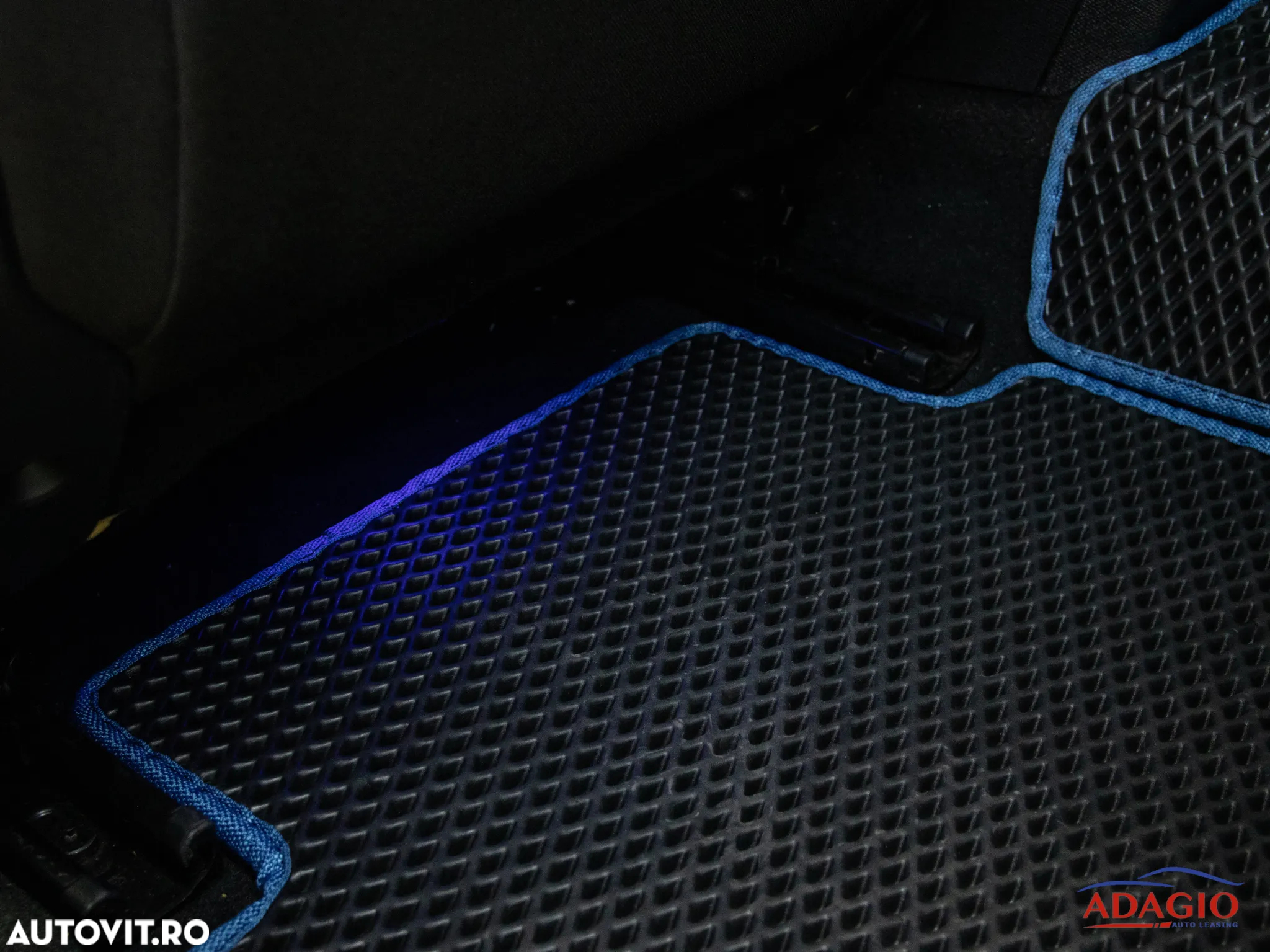 Peugeot 308 BlueHDi 130 EAT8 Style - 23