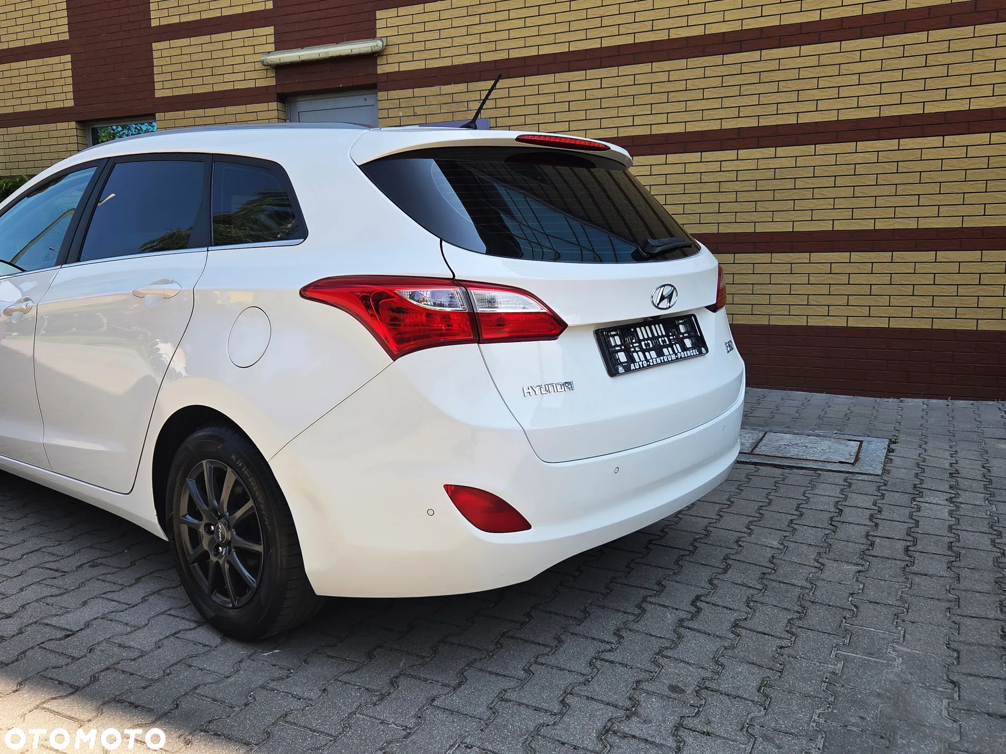 Hyundai i30 1.6 CRDi Comfort - 13