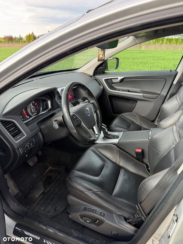 Volvo XC 60 T5 Base - 11