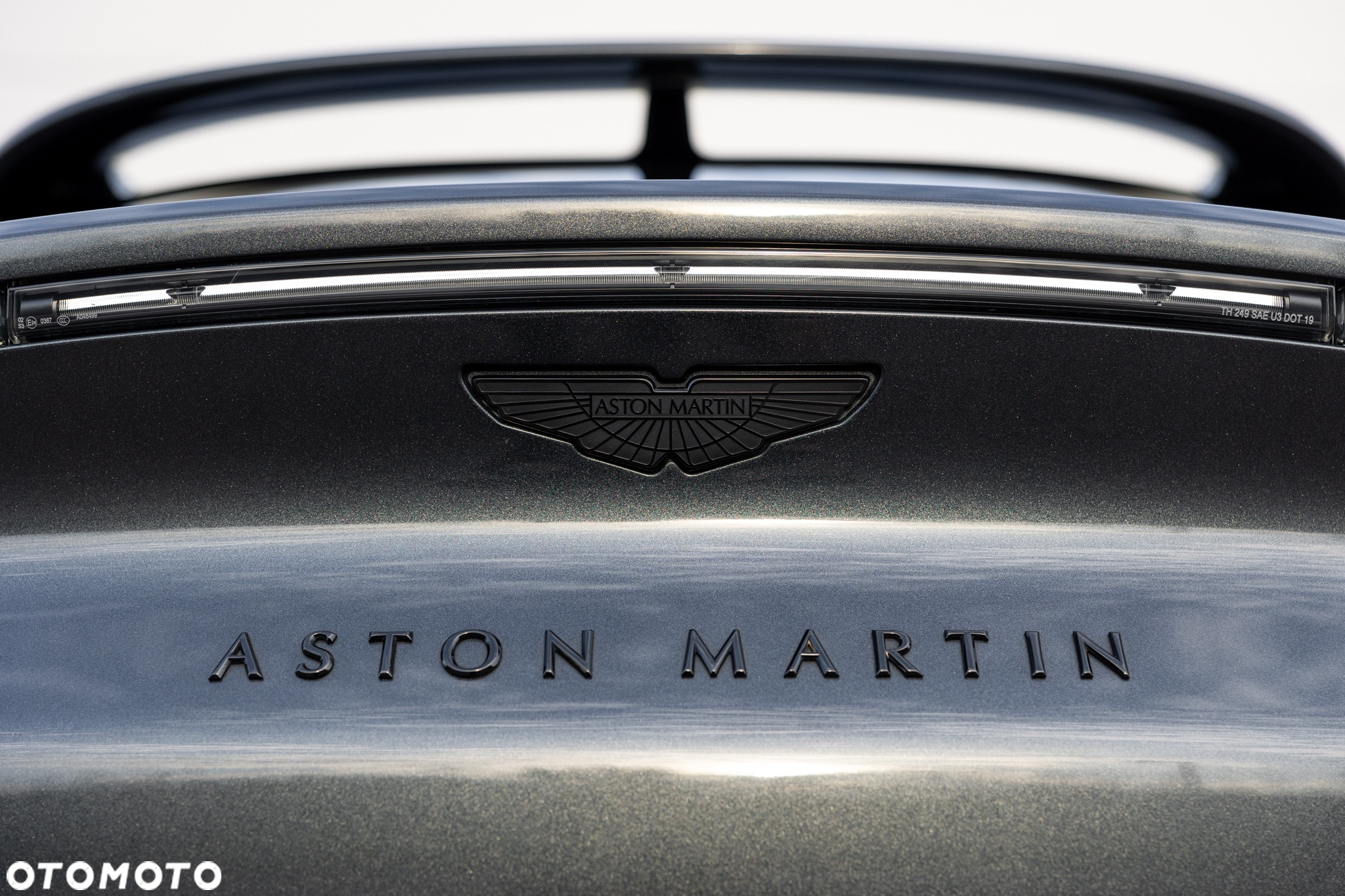 Aston Martin DBX Standard - 12