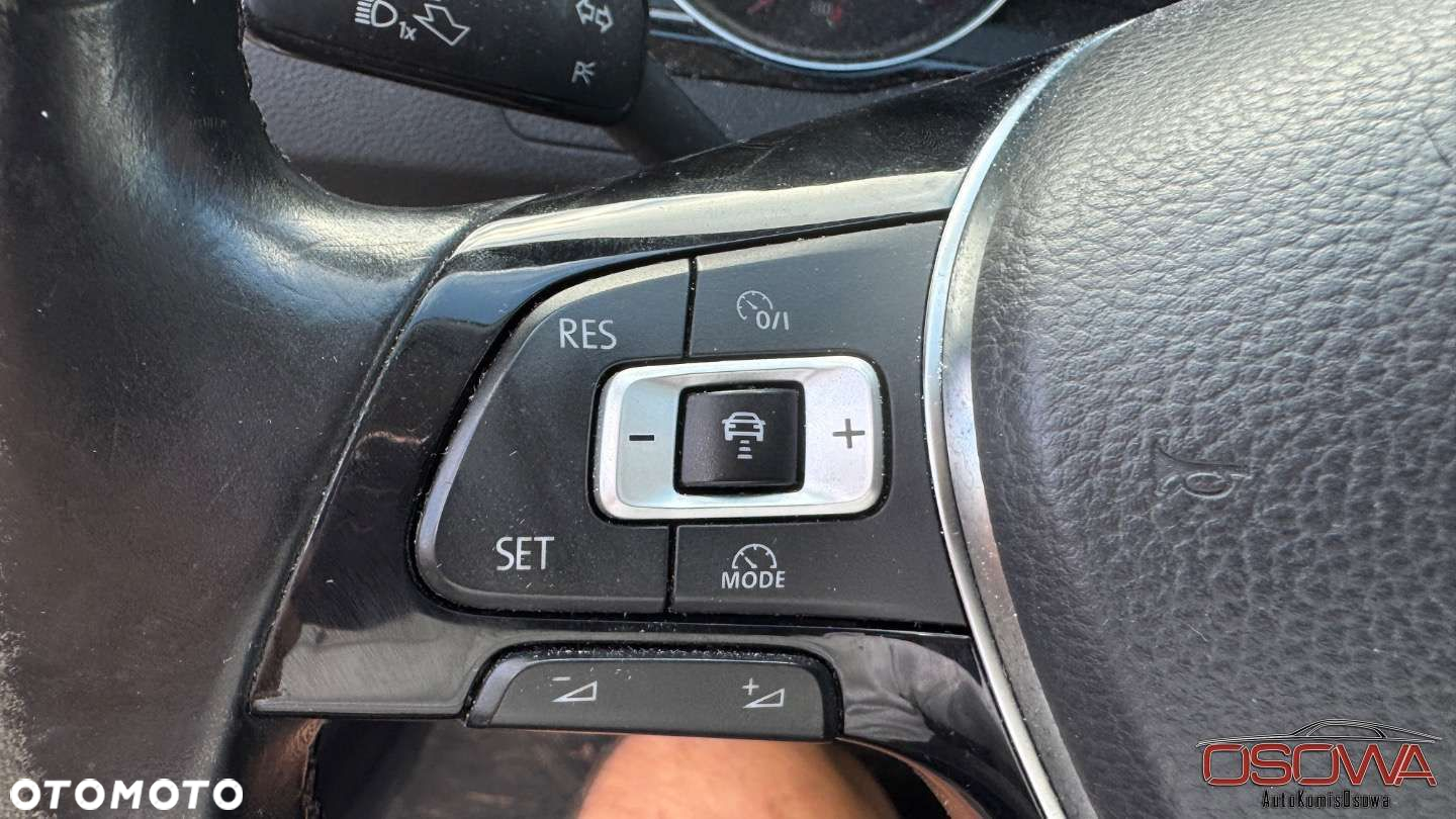 Volkswagen Passat - 19