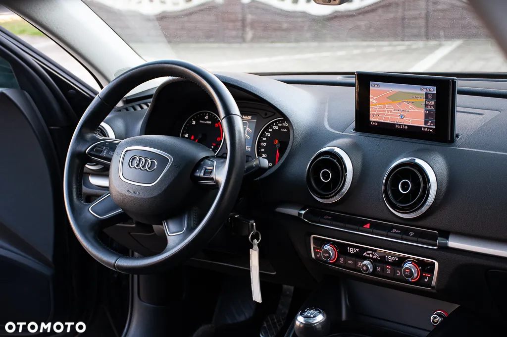 Audi A3 1.6 TDI DPF Attraction - 5