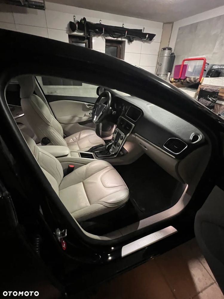 Volvo V40 T3 Drive-E Ocean Race - 17