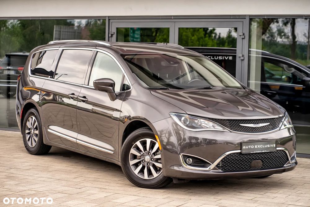Chrysler Pacifica - 6