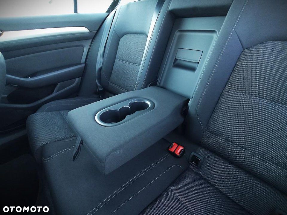 Volkswagen Passat - 14