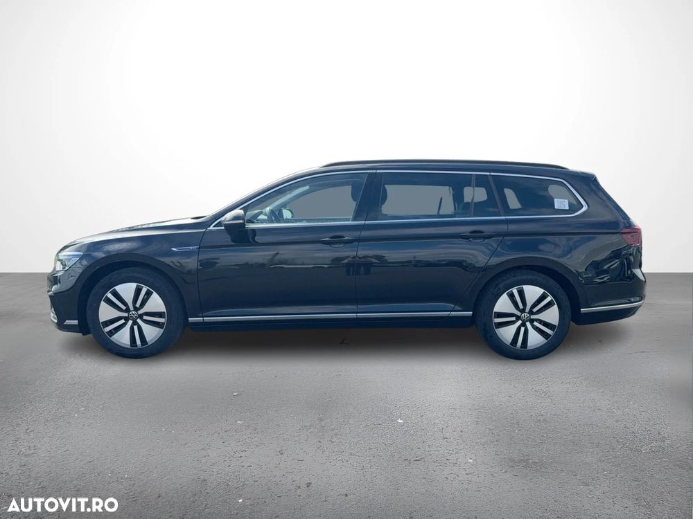 Volkswagen Passat - 2