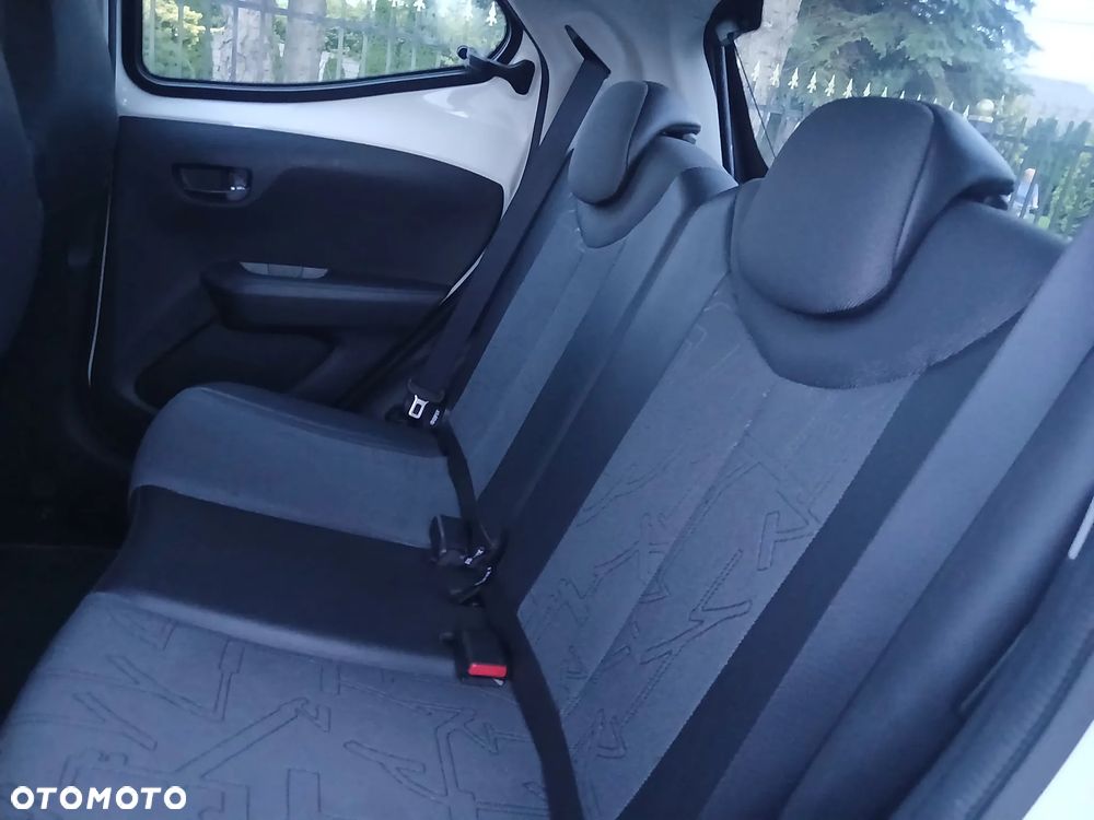 Toyota Aygo x-clusiv - 21