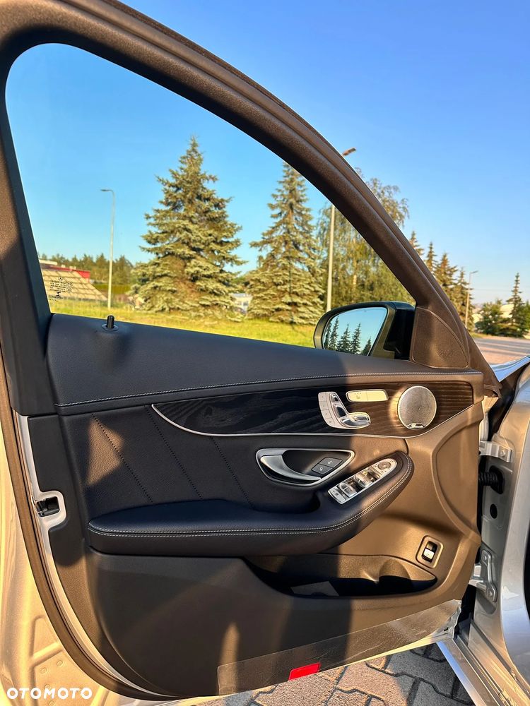Mercedes-Benz Klasa C AMG 43 4Matic 9G-TRONIC - 13