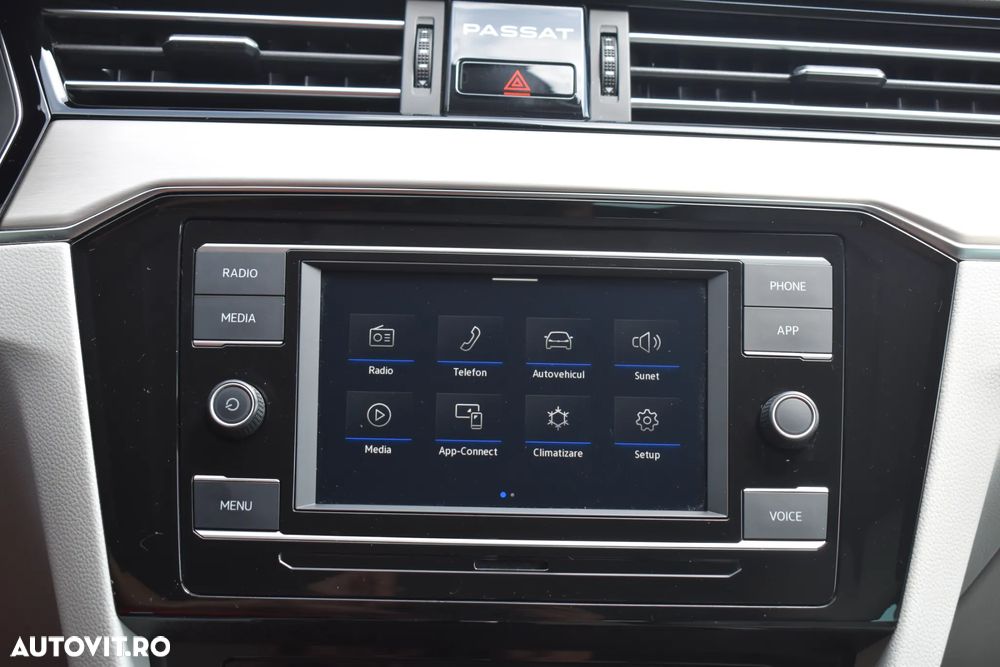 Volkswagen Passat Variant 2.0 TDI 4Mot DSG Highline - 18
