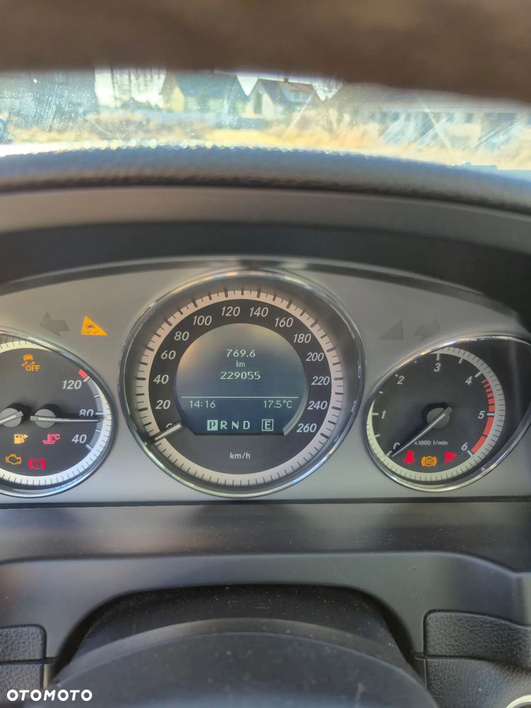 Mercedes-Benz Klasa C 220 CDI DPF Automatik BlueEFFICIENCY Avantgarde - 5