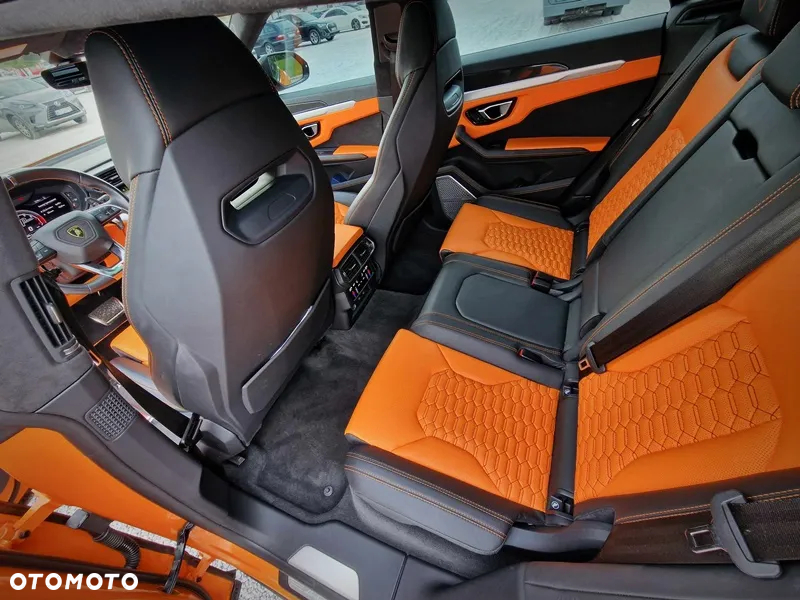 Lamborghini Urus Standard - 29