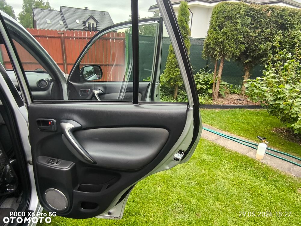 Toyota RAV4 1.8 VVT-i Terra 2WD - 16