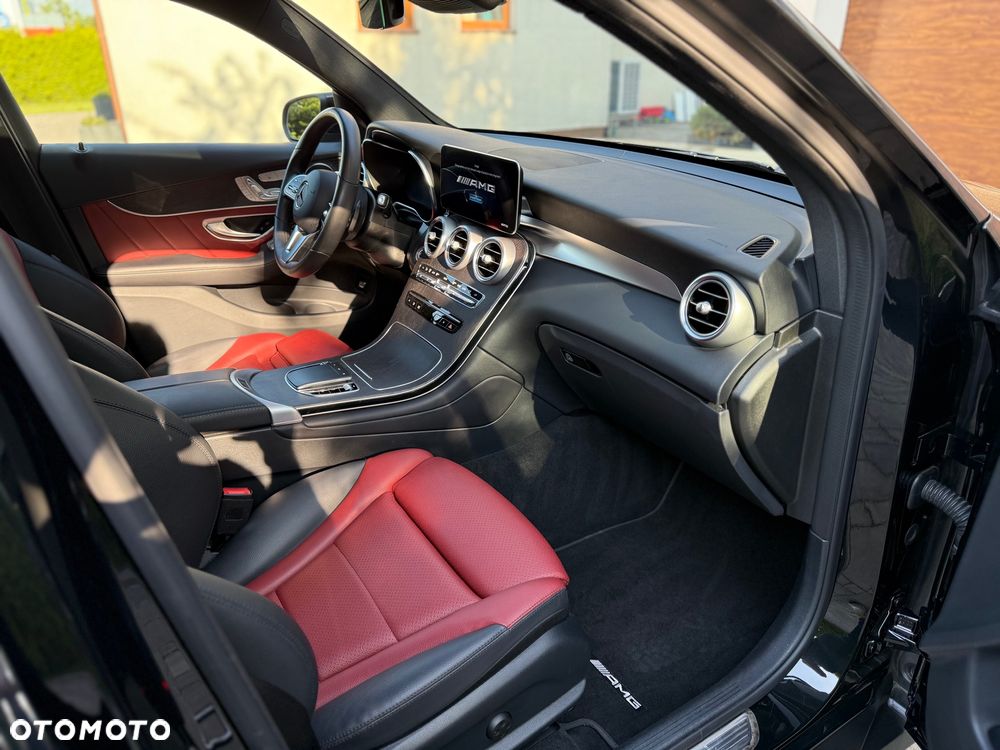 Mercedes-Benz GLC 300 4Matic 9G-TRONIC AMG Line Plus - 27