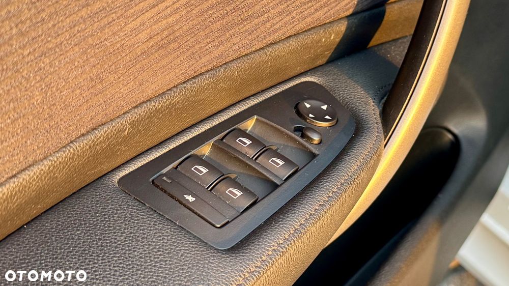 BMW Seria 1 116i - 29