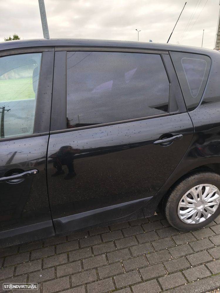 Renault Scénic 1.5 dCi Dynamique S - 2