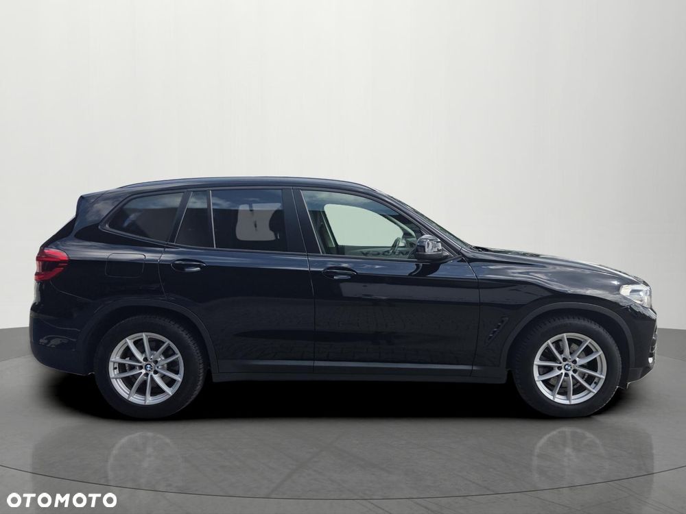 BMW X3 sDrive18d - 9