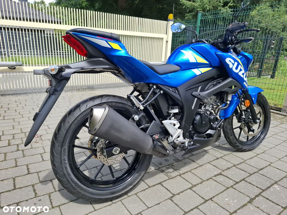 Suzuki GSX - 12
