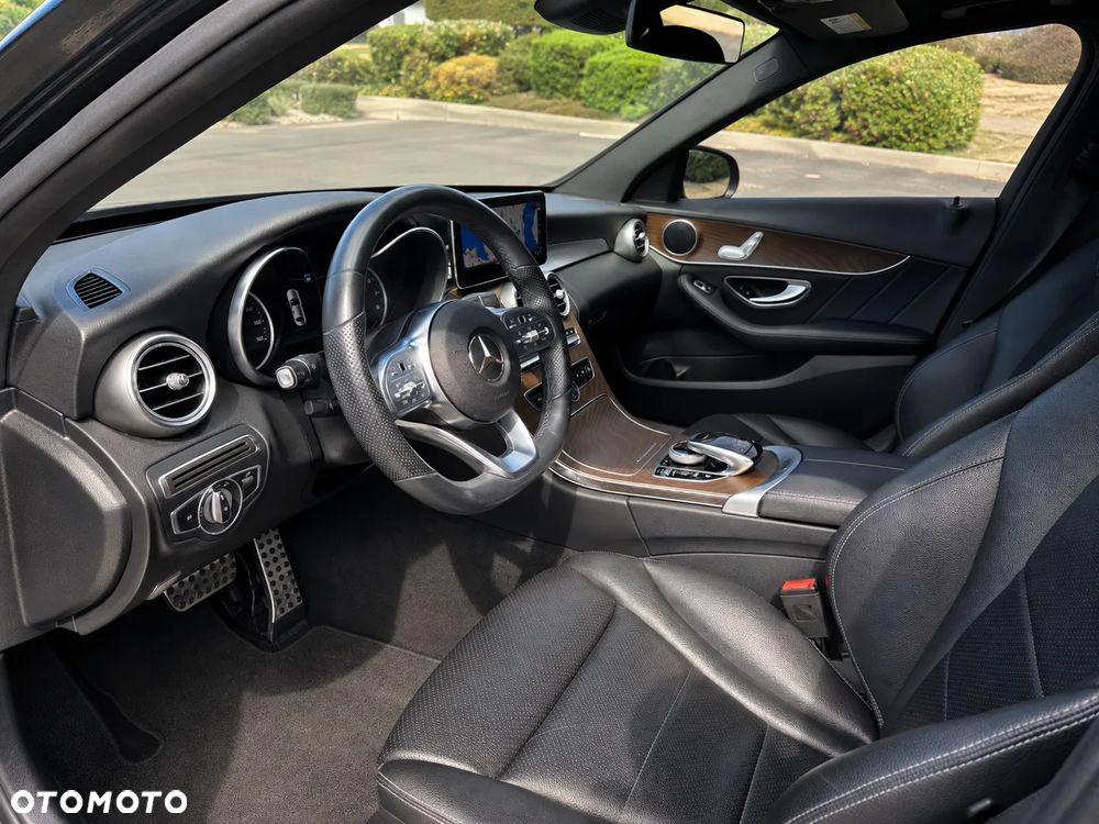 Mercedes-Benz Klasa C 300 9G-TRONIC - 9
