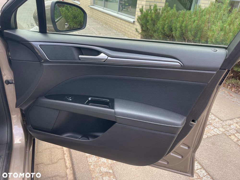 Ford Mondeo - 28