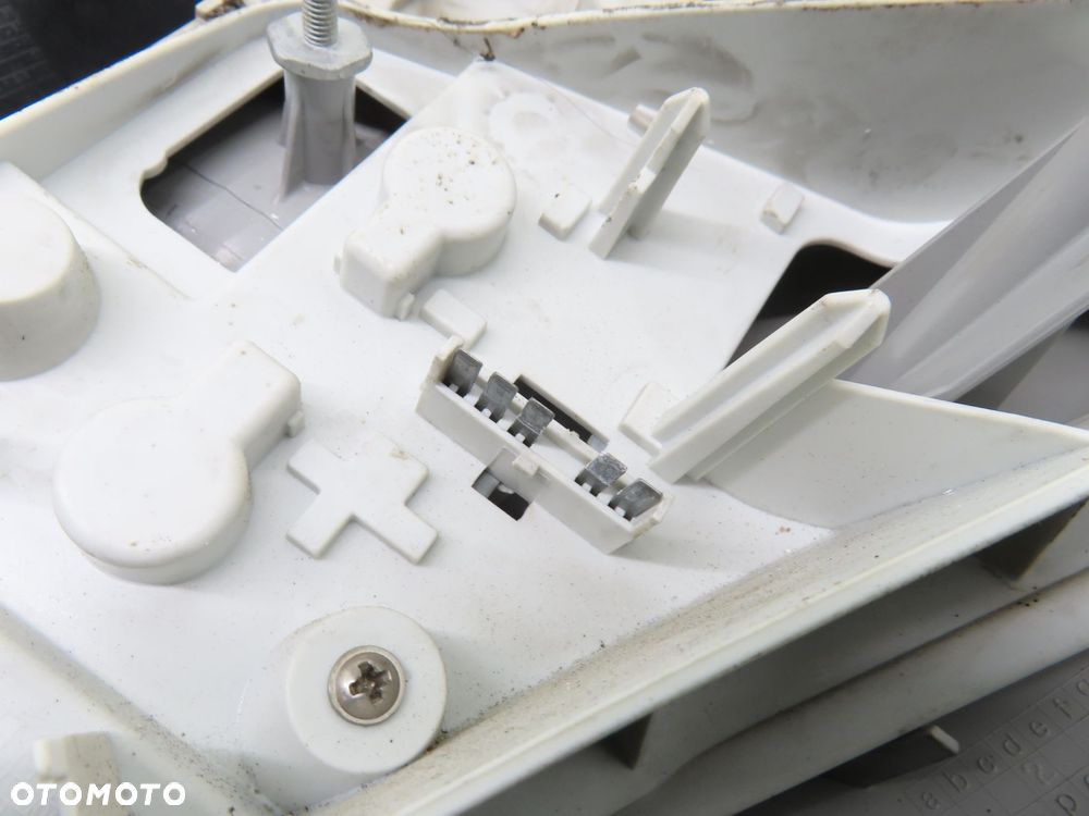 LAMPA LEWA TYLNA OPEL ASTRA III H Kombi 93182992 - 2