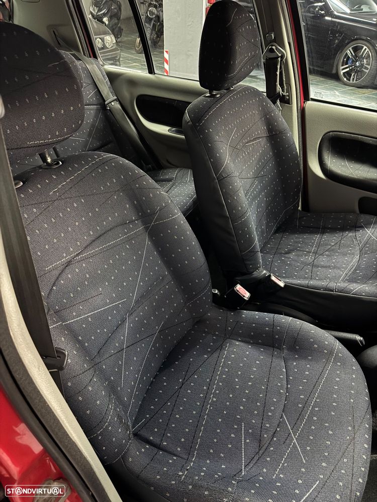 Renault Clio 1.2 16V Confort Dynamique - 17