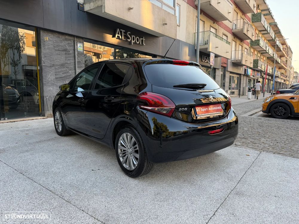 Peugeot 208 1.2 PureTech Signature - 14