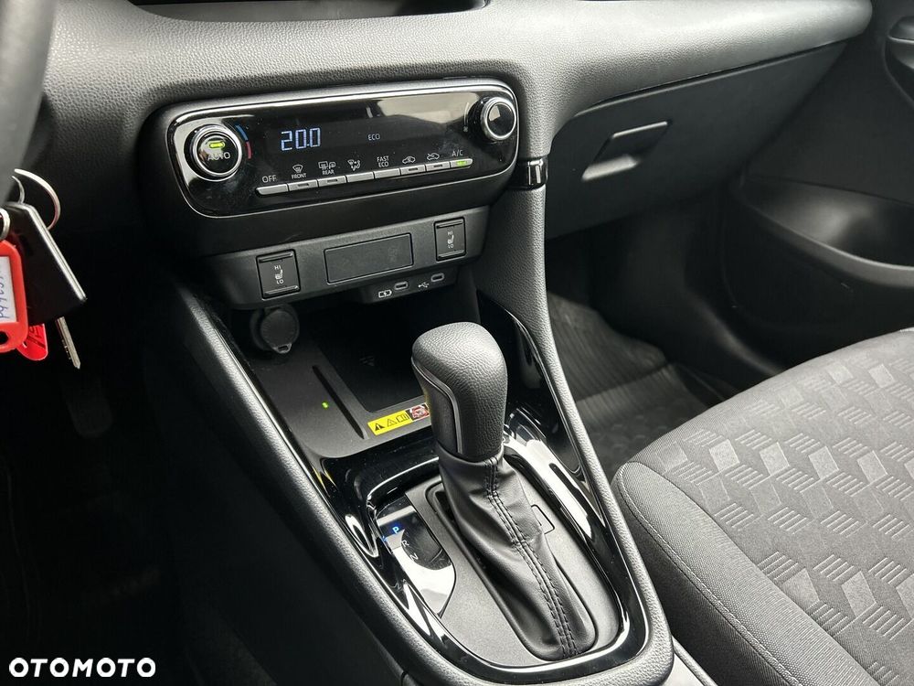 Toyota Yaris Hybrid 1.5 Style - 19