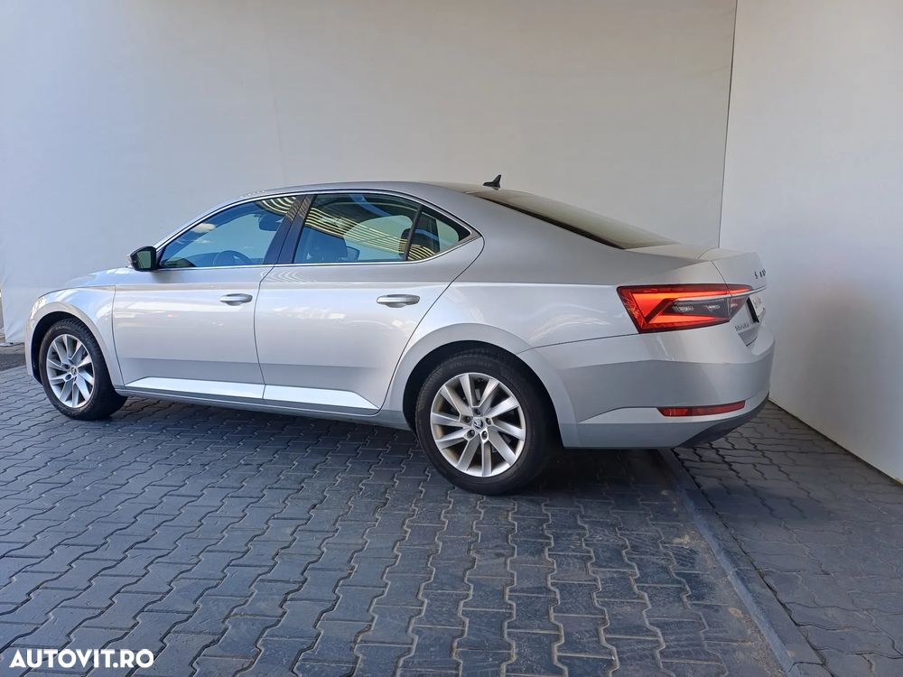 Skoda Superb 2.0 TDI DSG Ambition - 3