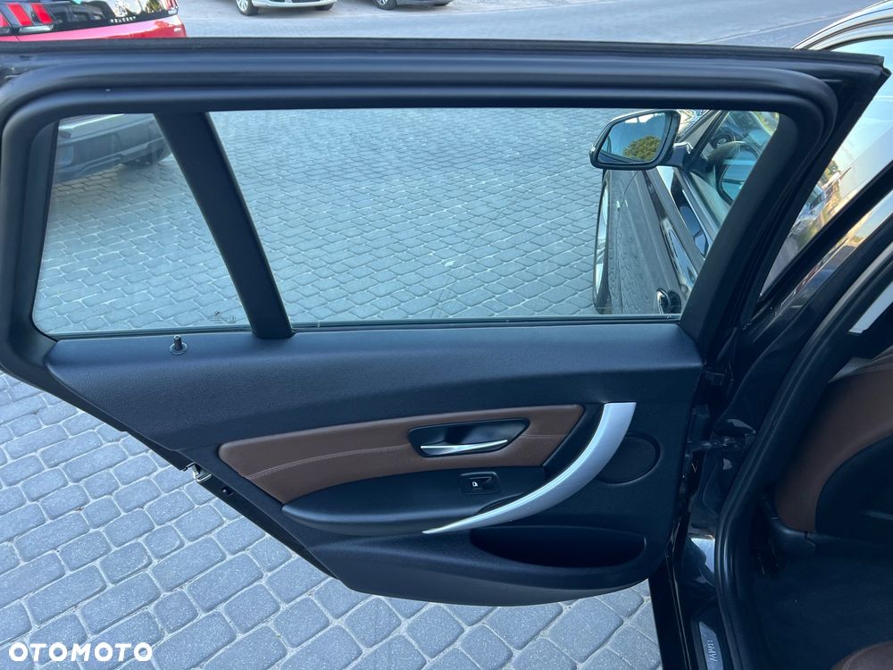 BMW Seria 3 318d Luxury Line - 19