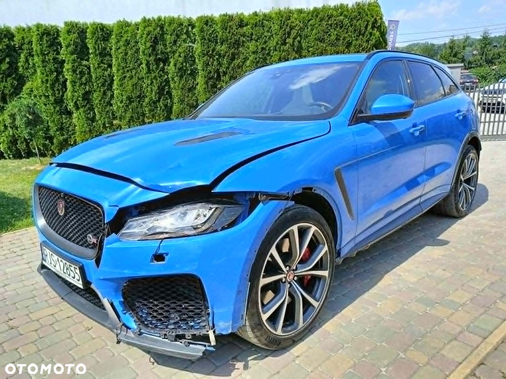 Jaguar F-Pace P550 AWD SVR - 31