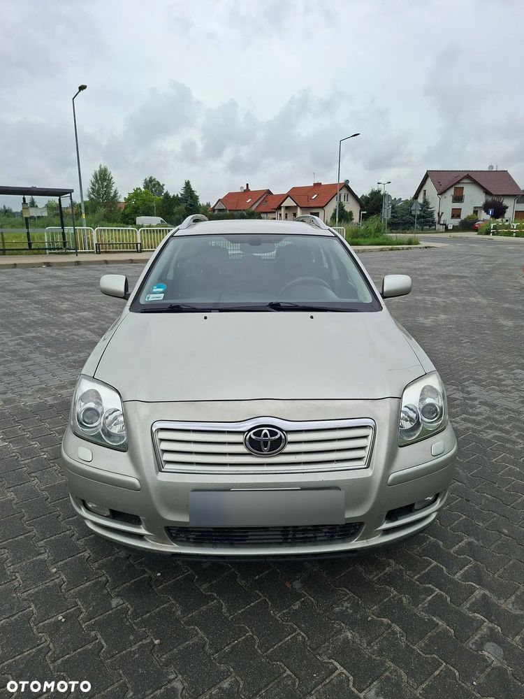 Toyota Avensis 1.8 VVT-i Combi - 2