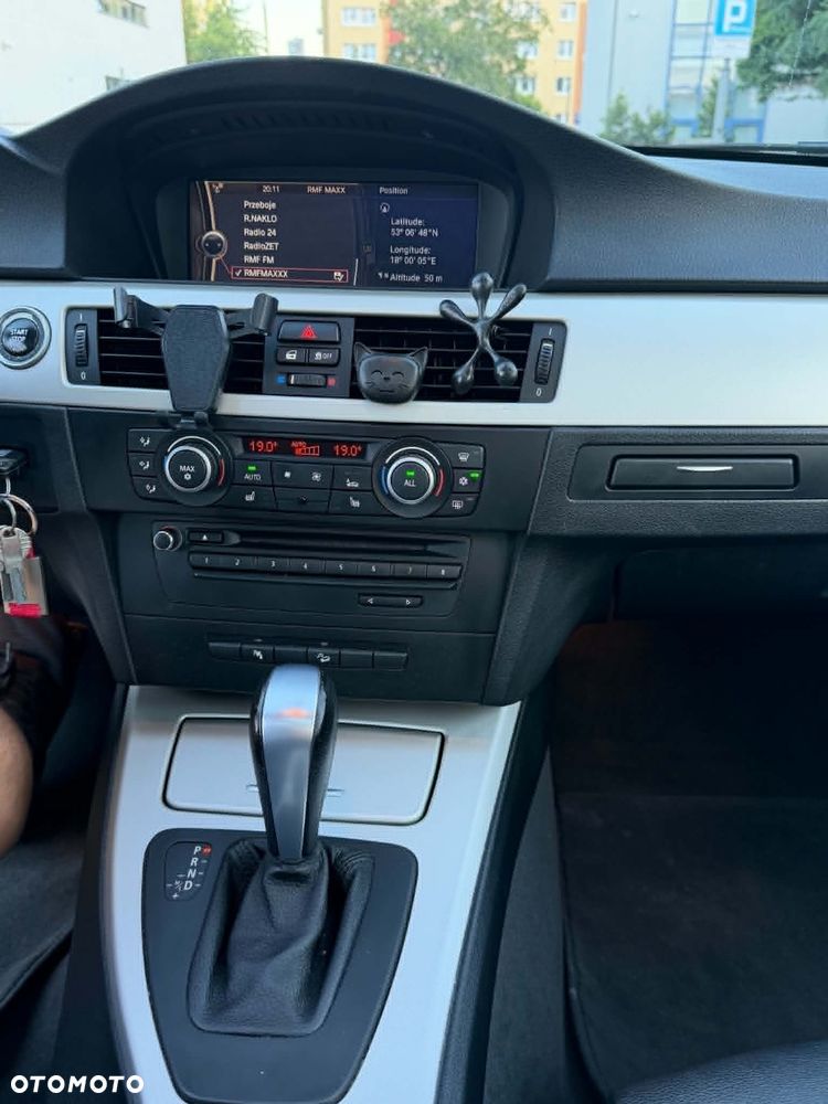 BMW Seria 3 325i xDrive - 6