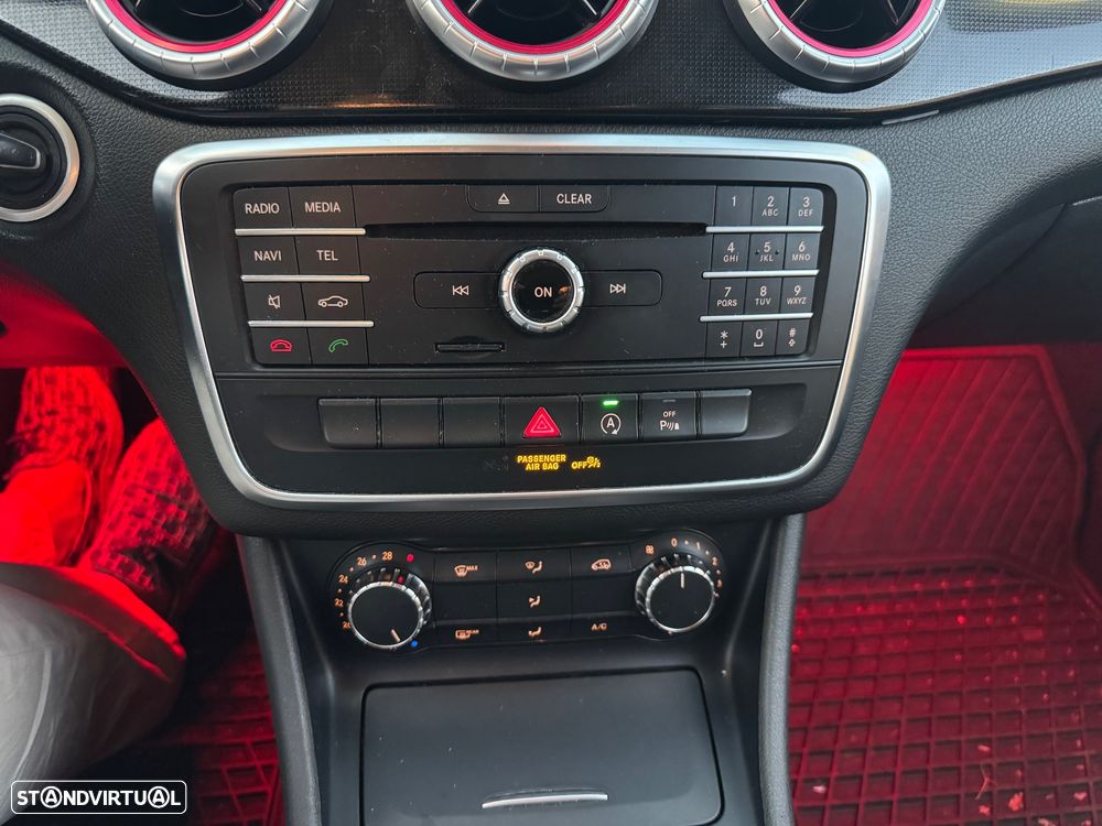 Mercedes-Benz CLA 180 d Shooting Brake Urban - 17