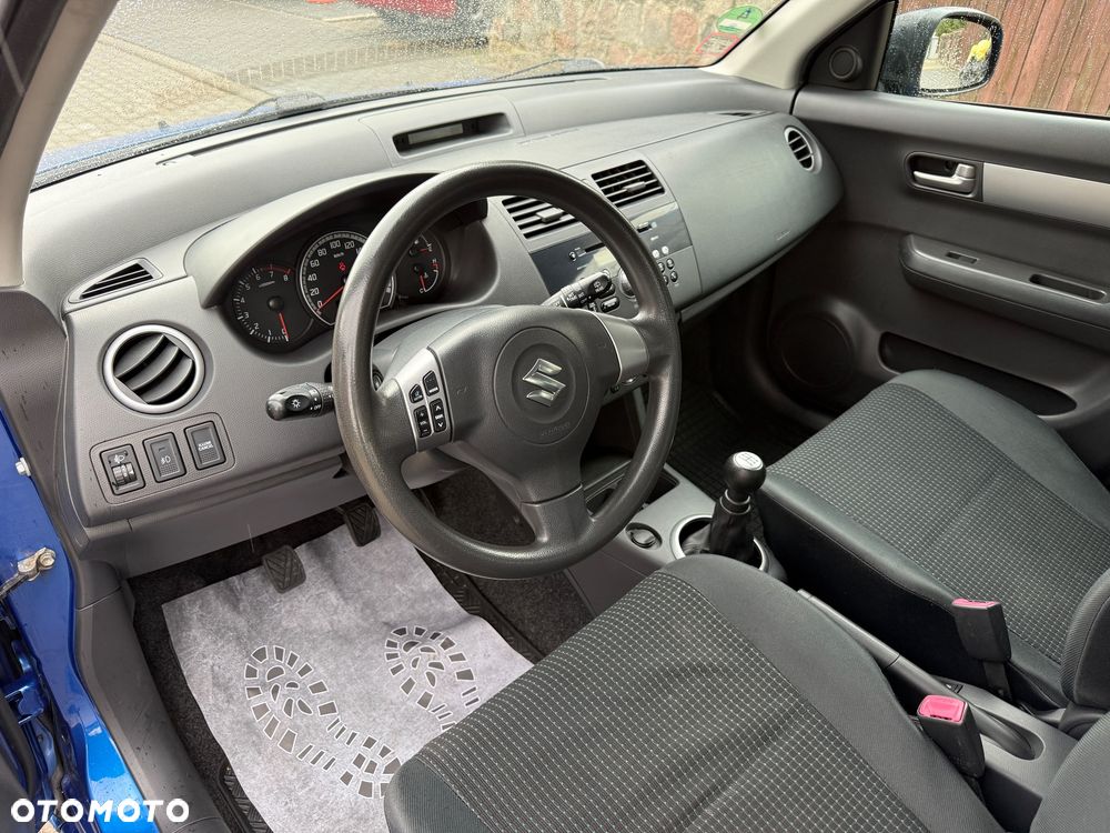 Suzuki Swift - 8